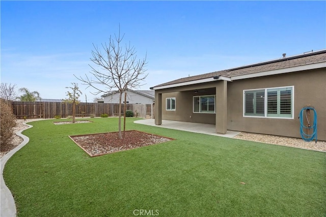 view of yard featuring a patio