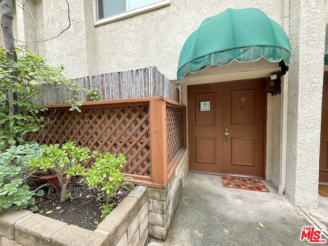 view of property entrance