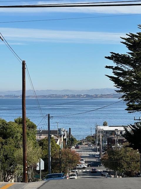 water view with a mountain view