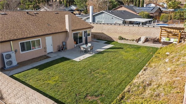 view of yard featuring a patio area