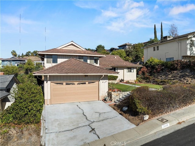 view of front facade featuring a garage