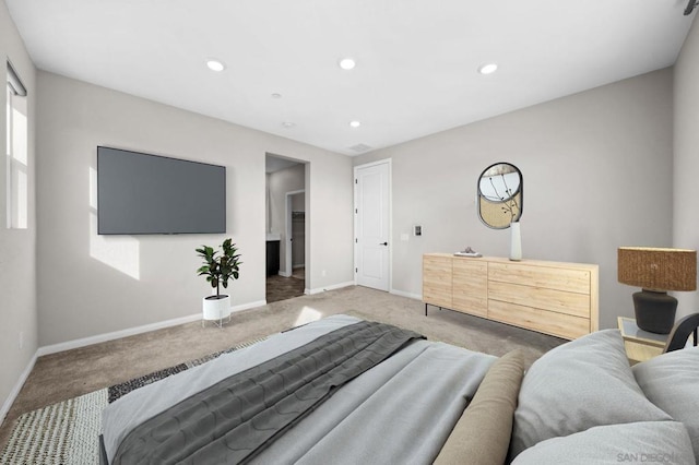 bedroom featuring carpet floors