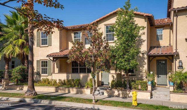 view of mediterranean / spanish-style home