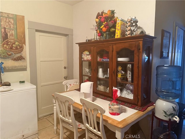 dining room with light tile patterned floors