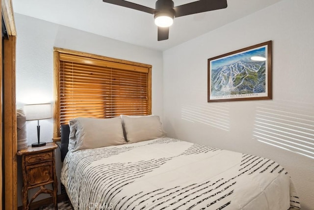 bedroom featuring ceiling fan