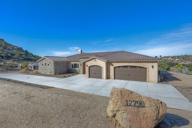 view of front of house featuring a garage