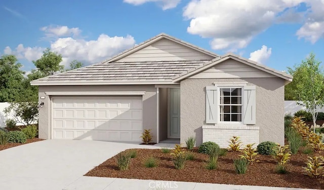 view of front facade featuring a garage