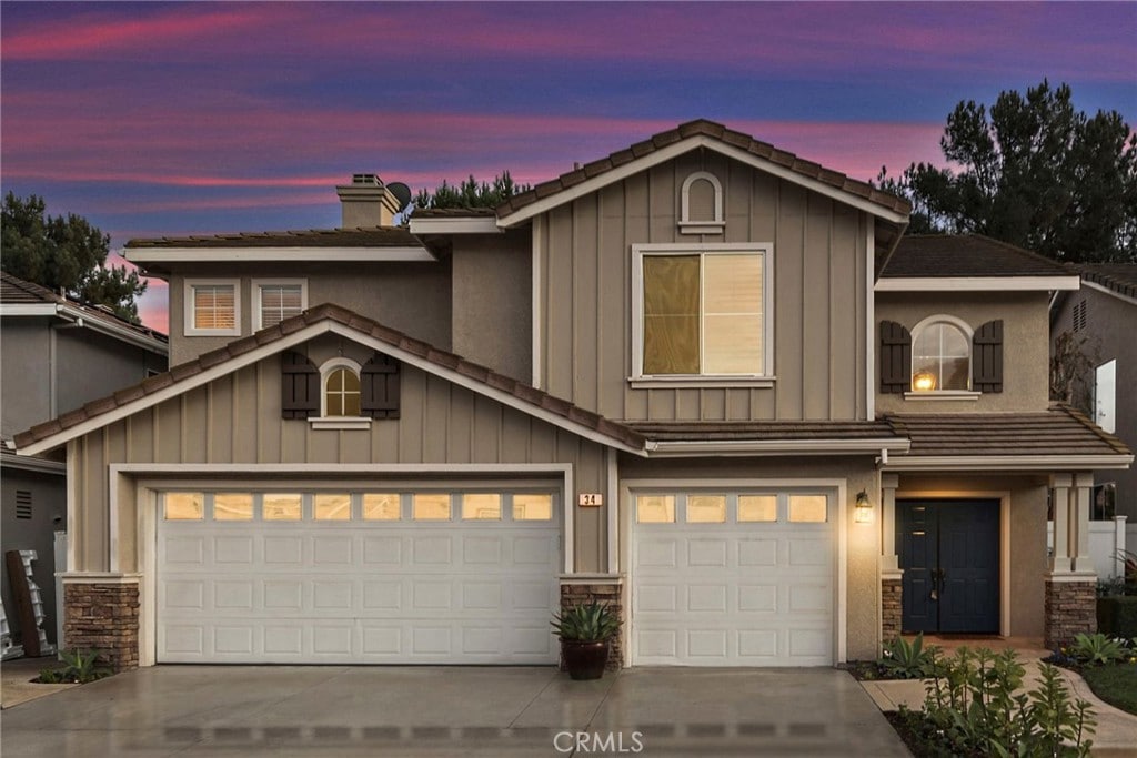 view of front of property featuring a garage