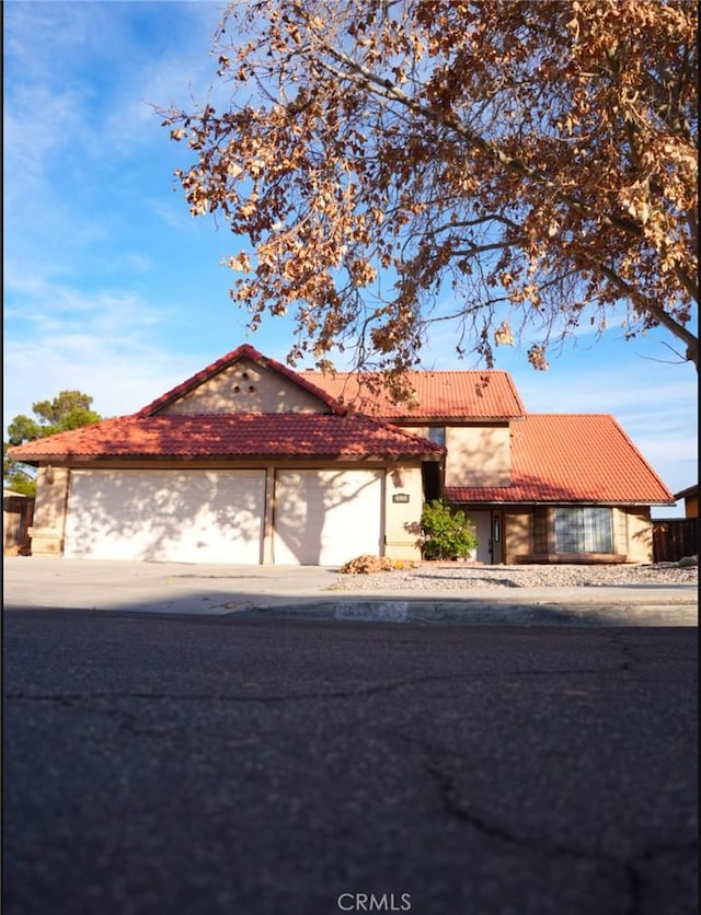 view of front of house featuring a garage