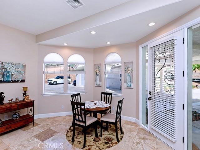 dining space featuring recessed lighting, baseboards, and visible vents