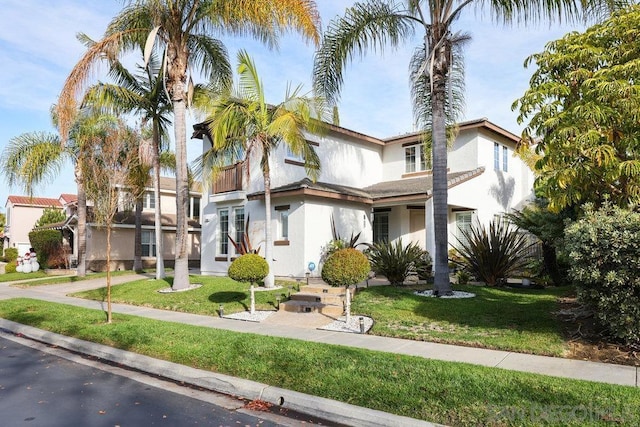 view of front of house featuring a front yard