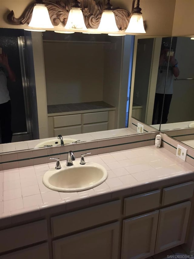 bathroom with vanity