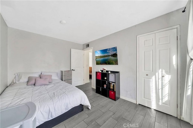 bedroom featuring a closet