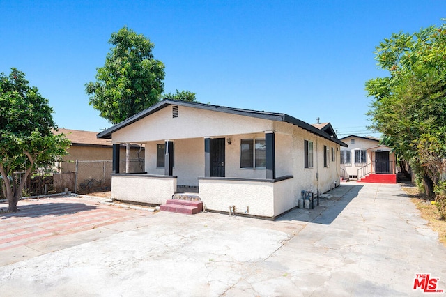 view of front of property with covered porch