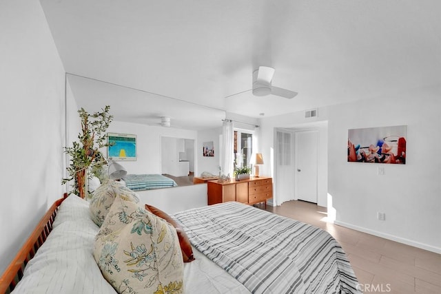 bedroom with ceiling fan