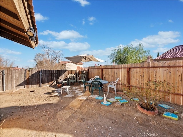 view of yard with a patio area