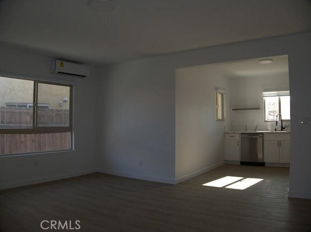 Listing photo 3 for 3160 Warwick Ave Unit 3, Los Angeles CA 90032