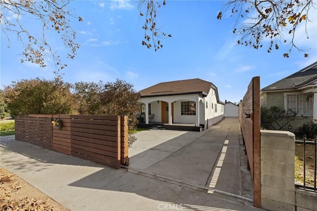 view of front of home with covered porch