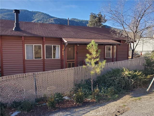 view of front facade with a mountain view