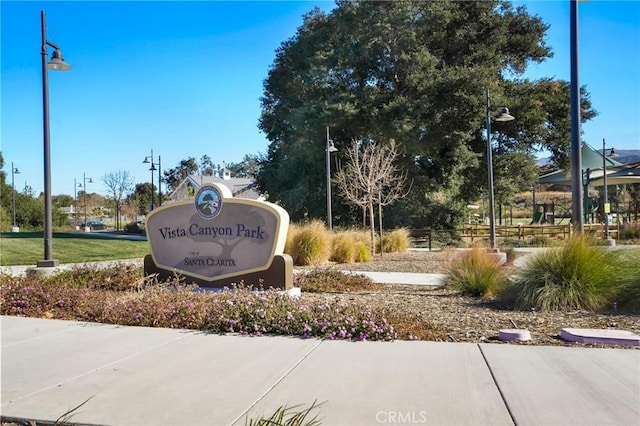 view of community / neighborhood sign