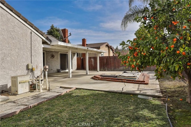 view of yard featuring a patio