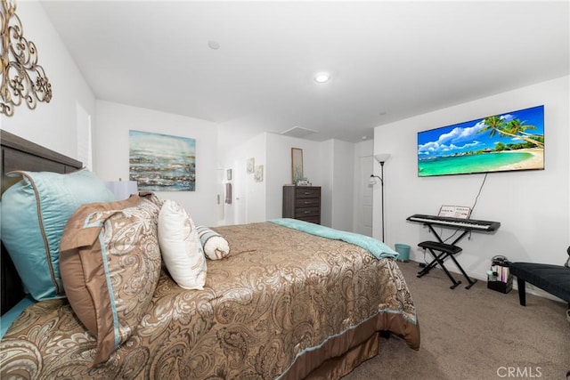 bedroom with carpet flooring