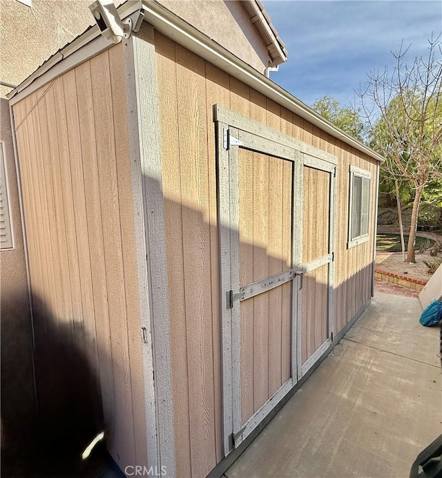 view of outbuilding