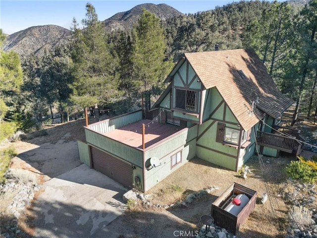 bird's eye view with a mountain view