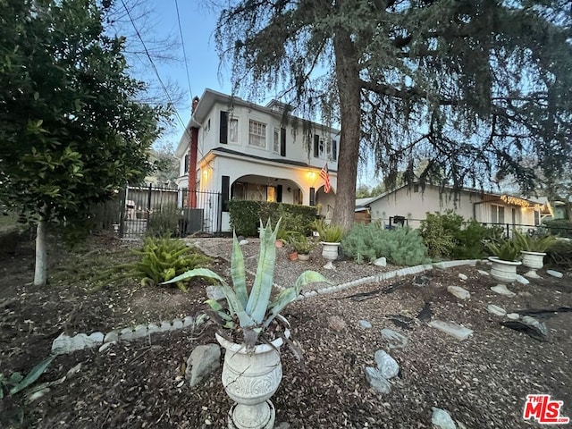 view of front facade