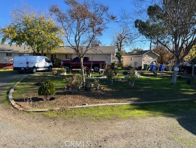 view of front of home with a front lawn