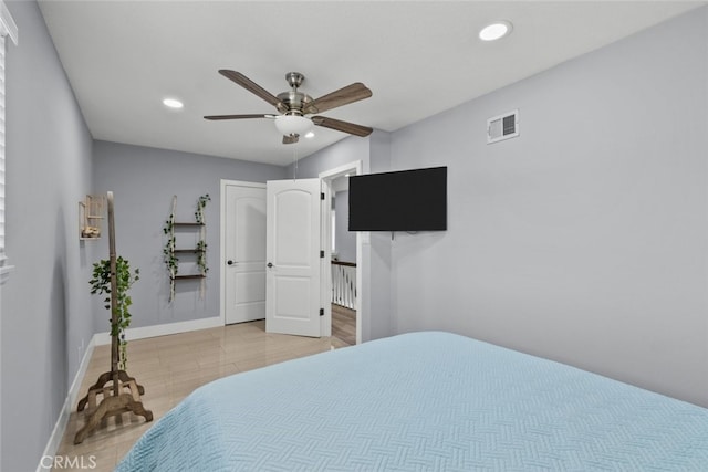 bedroom with ceiling fan