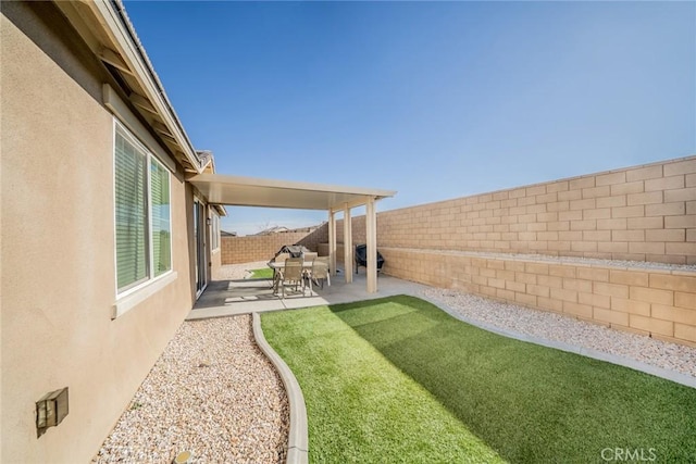 view of yard with a patio