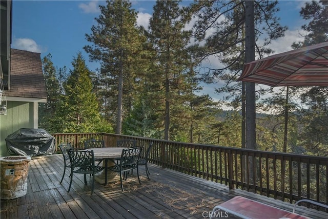 173 Grizzly Rd, Lake Arrowhead, CA 92352 - wooden terrace featuring a grill and outdoor dining space