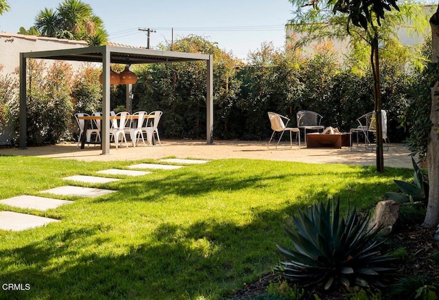 view of yard with a patio area