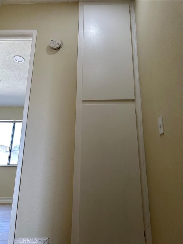 room details featuring a textured ceiling