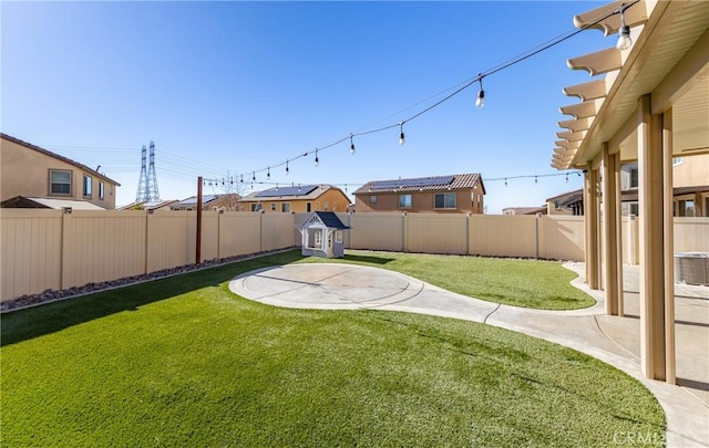 view of yard featuring a patio