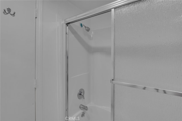 details with shower / tub combination