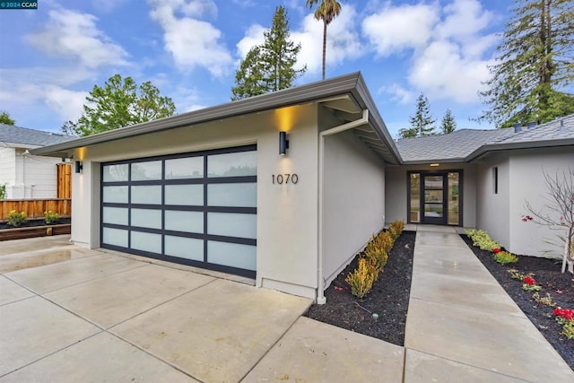 view of front facade with a garage