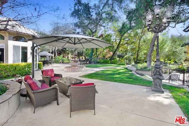 view of patio with outdoor lounge area