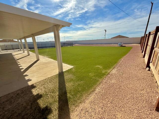 view of yard featuring a patio