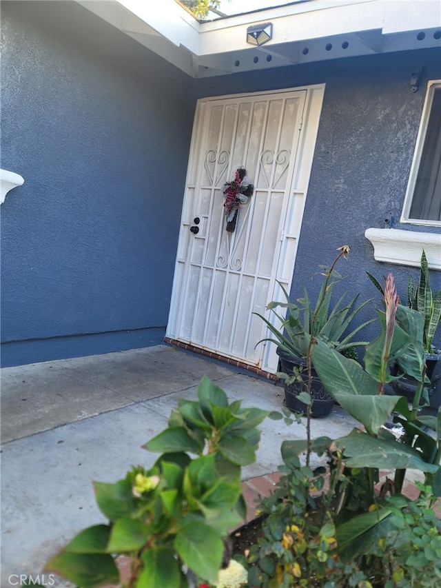 2214 Mark St, Santa Ana, CA 92703 - entrance to property featuring stucco siding