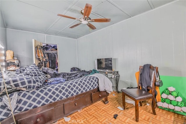 bedroom featuring a ceiling fan