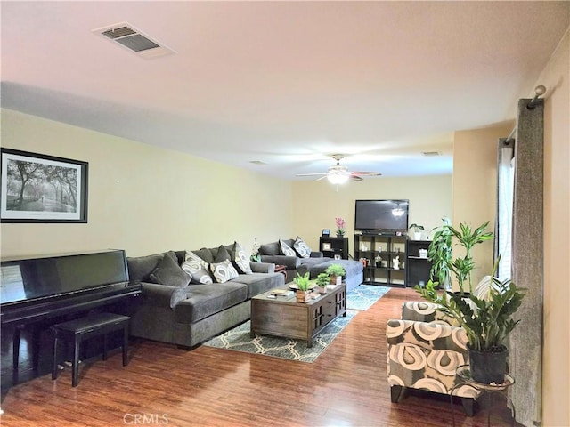 52997 Carrousel Ct, Lake Elsinore, CA 92532 - photo 4