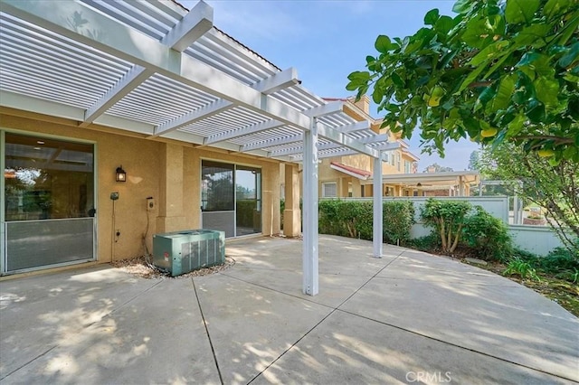 view of patio featuring a pergola