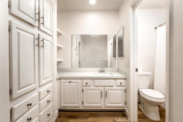 750 Chorro St Unit 5, San Luis Obispo, CA 93401 - full bath featuring vanity, toilet, wood finished floors, a shower with curtain, and recessed lighting