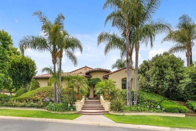 view of mediterranean / spanish-style house