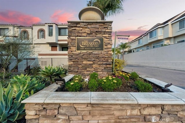 view of community / neighborhood sign