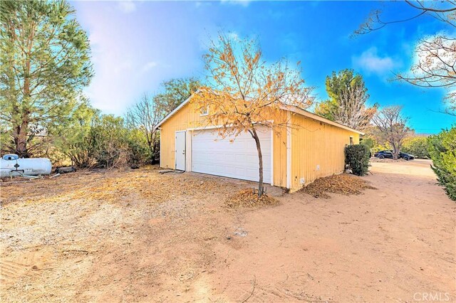 40836 36th St W, Palmdale, CA 93551 - view of detached garage