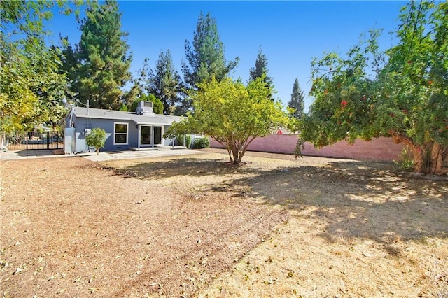 view of yard with a patio area