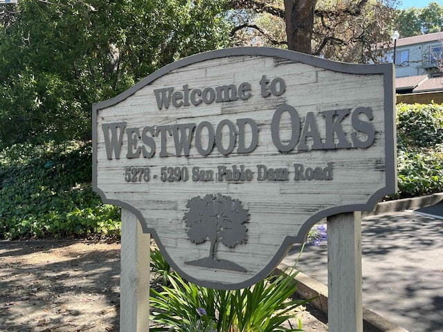 view of community / neighborhood sign